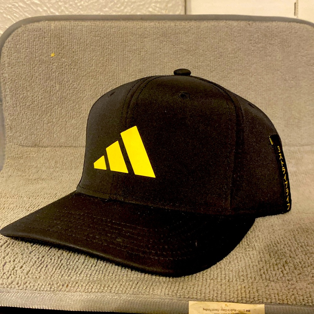 Cap adidas black and yellow